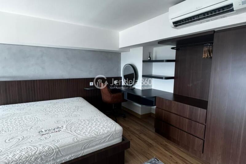Bedroom Homey 1BR Apartment Low Floor with  View at Southgate Residence