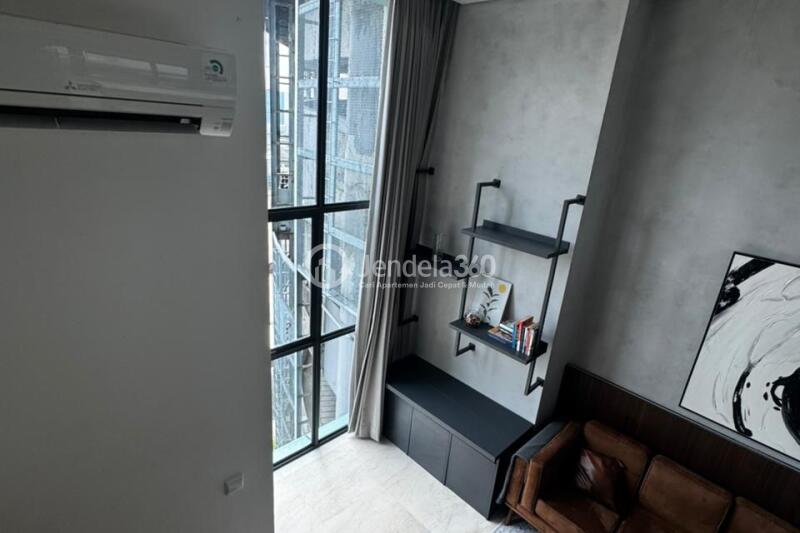 Living Room Homey 1BR Apartment Low Floor with  View at Southgate Residence