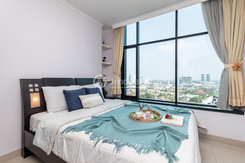 Bedroom 1 2BR Hamptons Park Apartment at High Floor