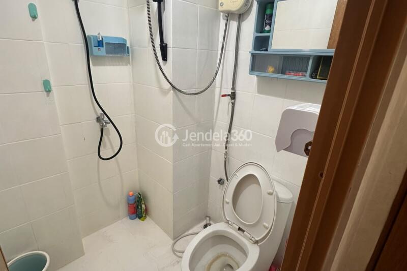 Bathroom 2BR Pinewood Jatinangor Apartment at Tower Main