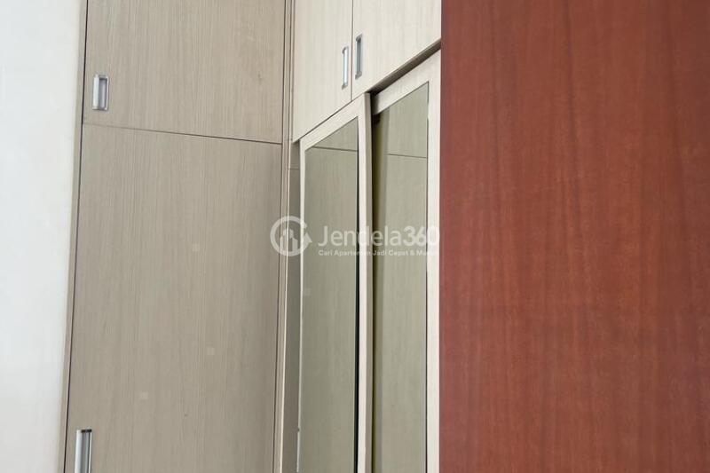 Bathroom 1BR Apartment with City View at Sudirman Park Apartment