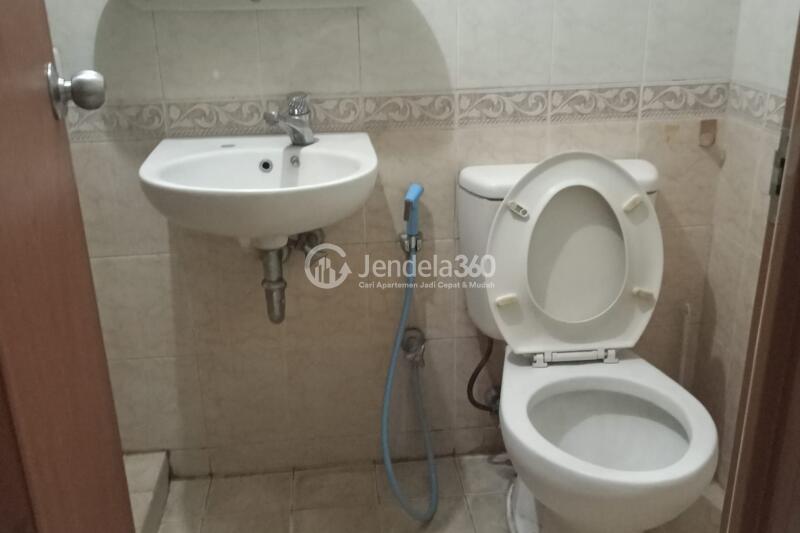 Bathroom Comfortable 2BR Apartment at The Majesty Apartment Tower The Majesty