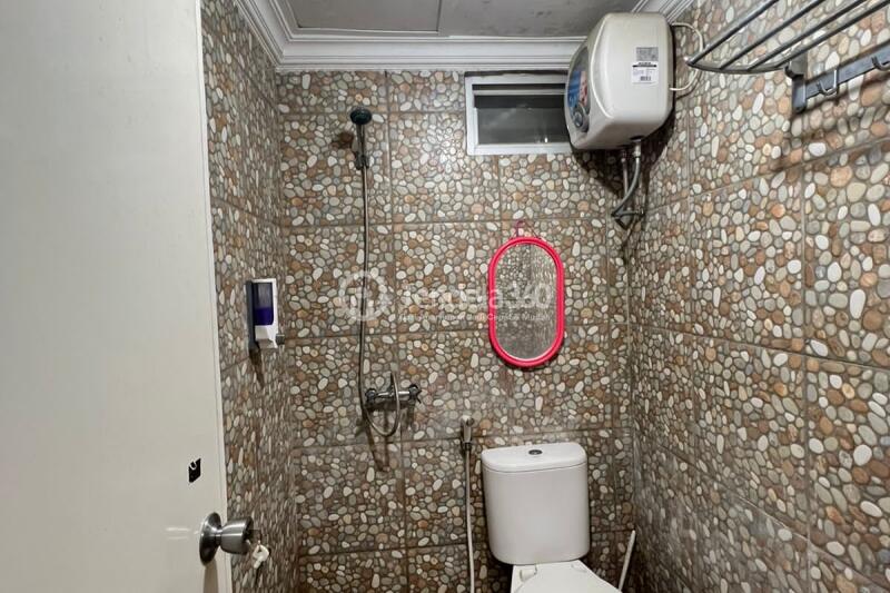 Bathroom Flawless 2BR Apartment Low Floor with  View at The Suites @ Metro Bandung