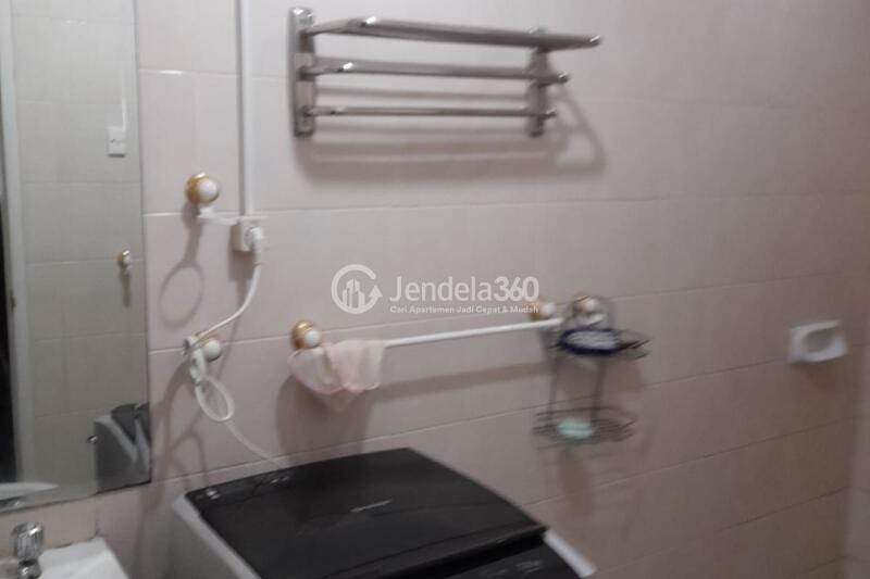 Bathroom 2BR Sudirman Park Apartment at Tower Bougenville