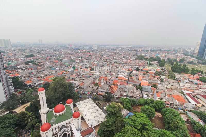 Balcony Stunning 2BR Apartment Low Floor with City View at Taman Rasuna Apartment