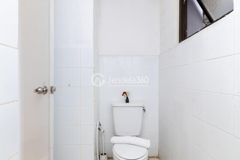 Bathroom Stunning 2BR Apartment Low Floor with City View at Taman Rasuna Apartment