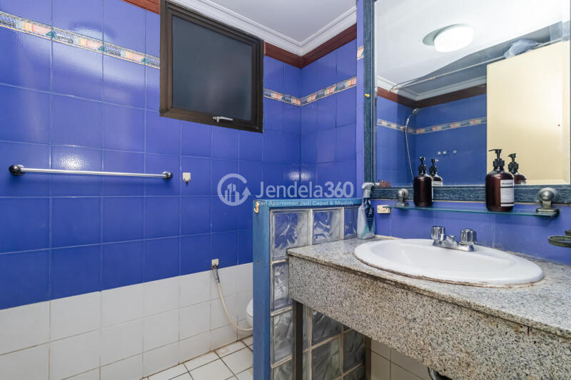 Bathroom Stylish 2BR Apartment Low Floor with City View at Taman Rasuna Apartment
