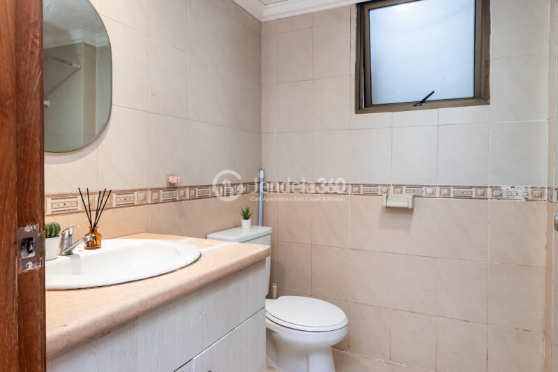 Bathroom Stylish 1BR Apartment at Taman Rasuna Apartment Tower 6