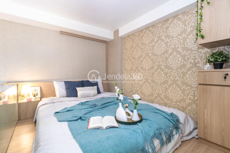 Bedroom High Floor Studio Apartment with City & Pool View at Kebagusan City Apartment