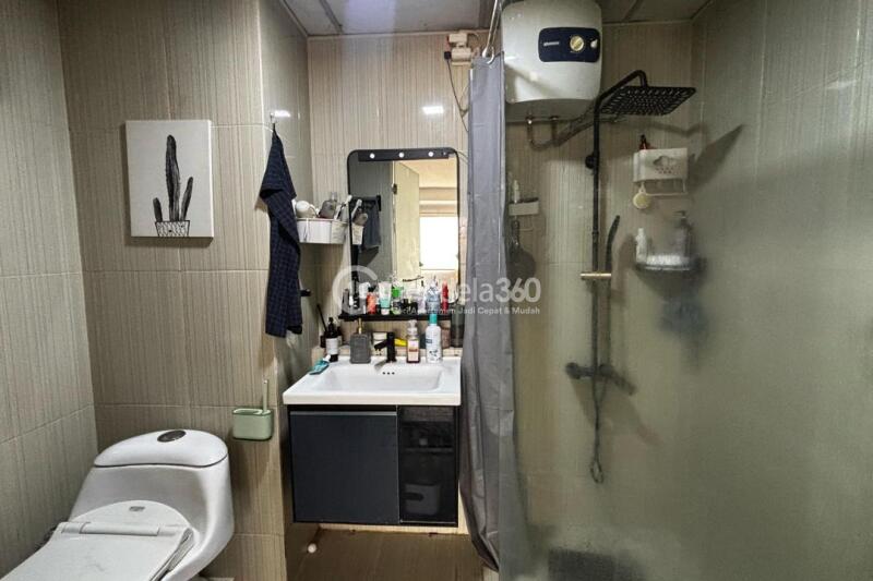 Bathroom The 18Th Residence Taman Rasuna 2BR Fully Furnished