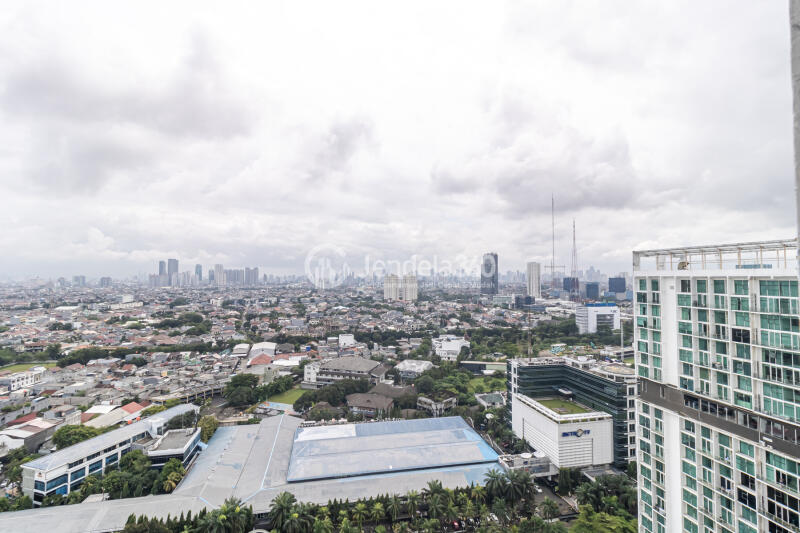 Balcony Metro Park Residence Studio Fully Furnished