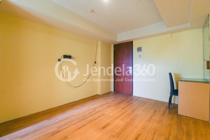 Bedroom Low-Cost Studio Apartment with City View at Kebagusan City Apartment