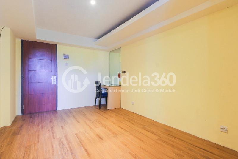 Bedroom Low-Cost Studio Apartment with City View at Kebagusan City Apartment