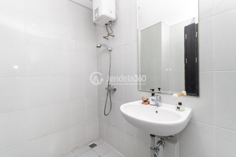 Bathroom Casa De Parco Apartment 1BR Fully Furnished