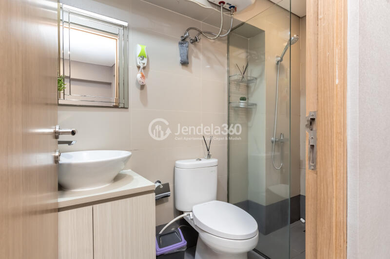 Bathroom Maqna Residence 2BR Fully Furnished