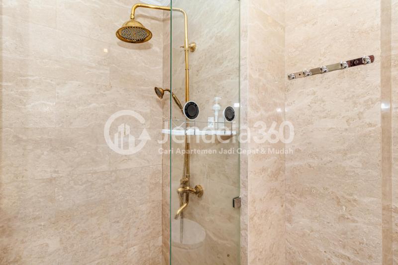 Bathroom Studio Apartment with City View at Menteng Park