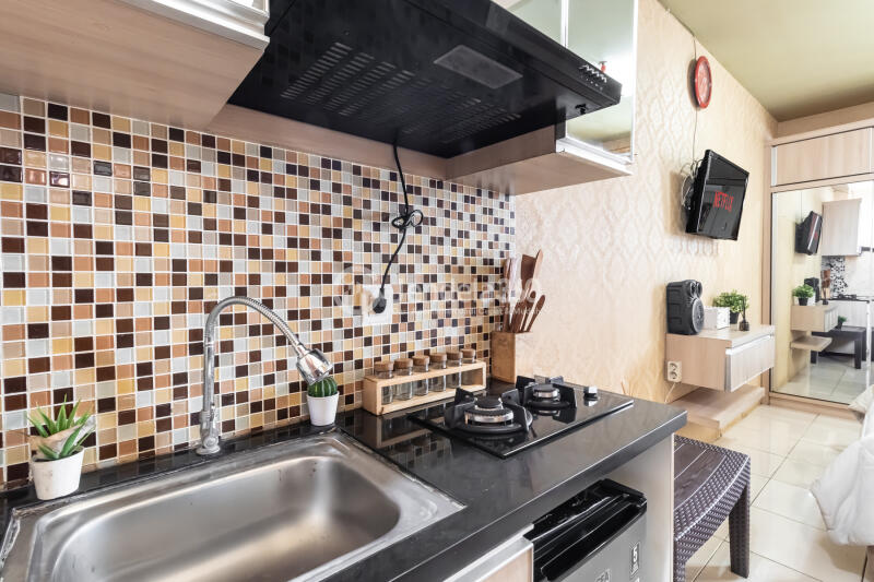 Kitchen Studio Tifolia Apartment at High Floor