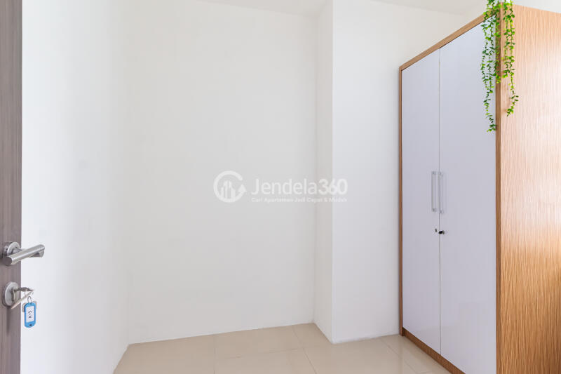 Bedroom 3 3BR Apartment with city view View at Pasar Baru Mansion Apartment