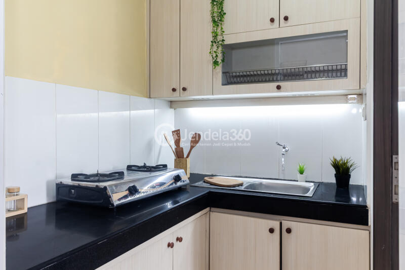 Kitchen 3BR Apartment with city view View at Pasar Baru Mansion Apartment